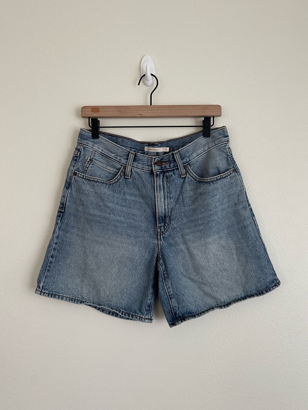 Levi’s 94 high waisted baggy denim shorts